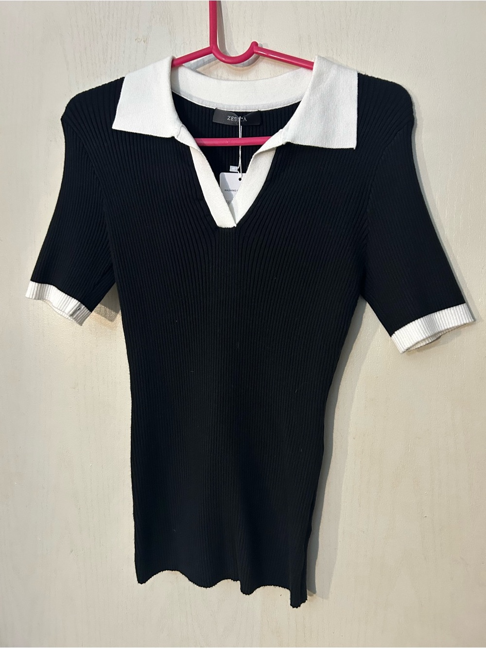ZESICA Black White Contrast Collar Ribbed Knit Polo Top Size L NWT